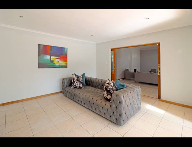 4 BEDROOM HOUSE FOR SALE IN HURLINGHAM